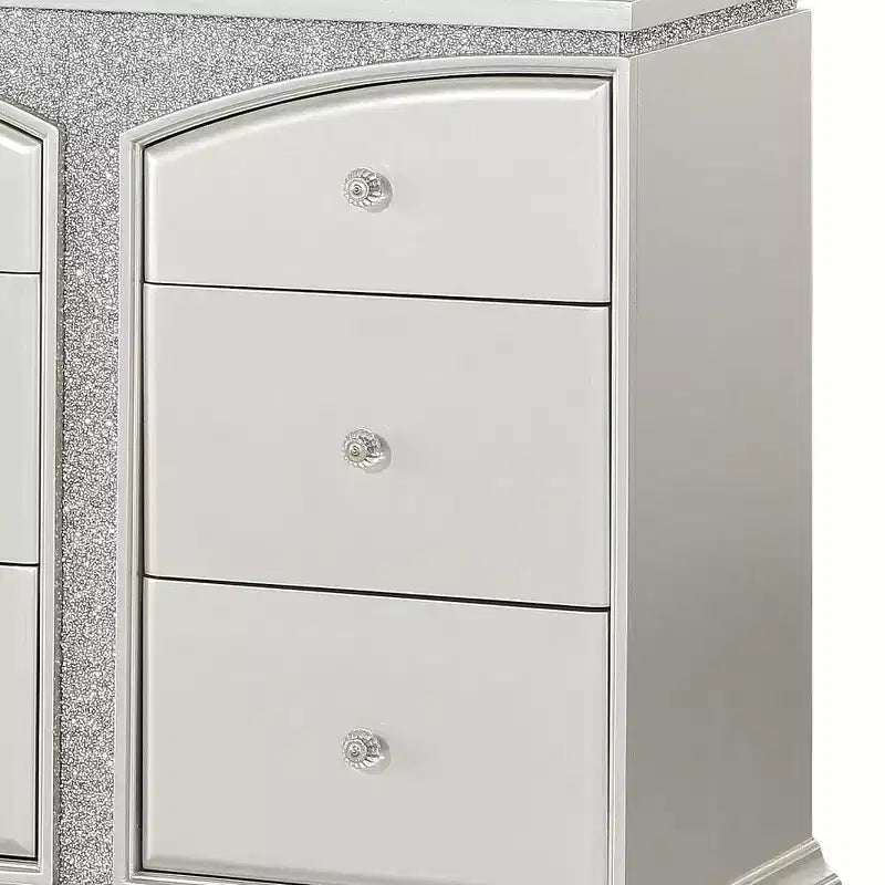 Commode 67" Platinum : 9 tiroirs, poignées en cristal, aucun assemblage requis