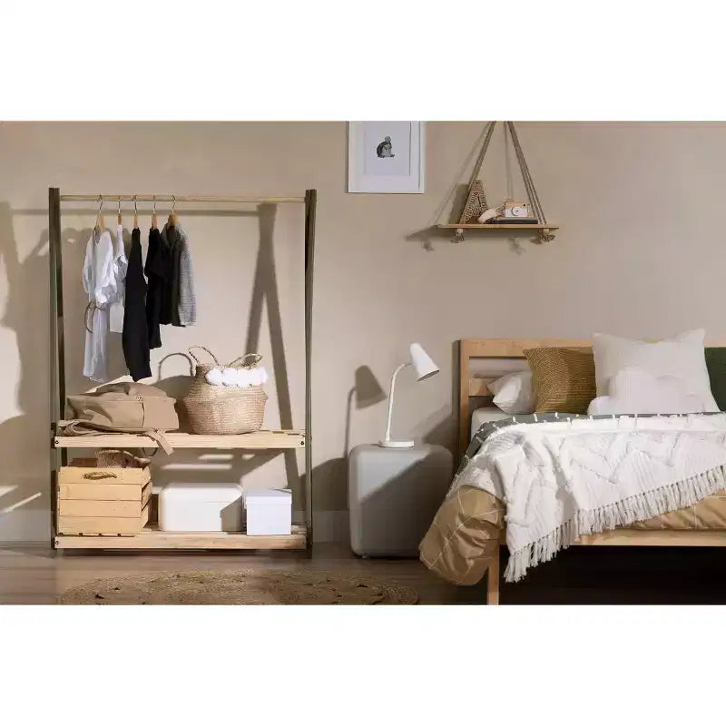 Portant à vêtements pour enfants avec étagères de rangement