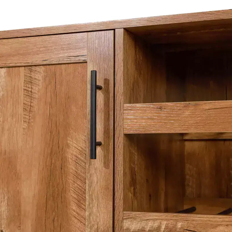 Bar classique et buffet avec armoire à porte simple de style Shaker, rangement suspendu pour verres et étagères ouvertes pour bouteilles