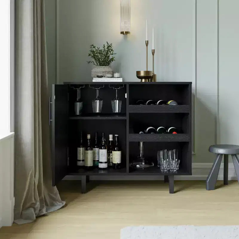Bar classique et buffet avec armoire à porte simple de style Shaker, rangement suspendu pour verres et étagères ouvertes pour bouteilles