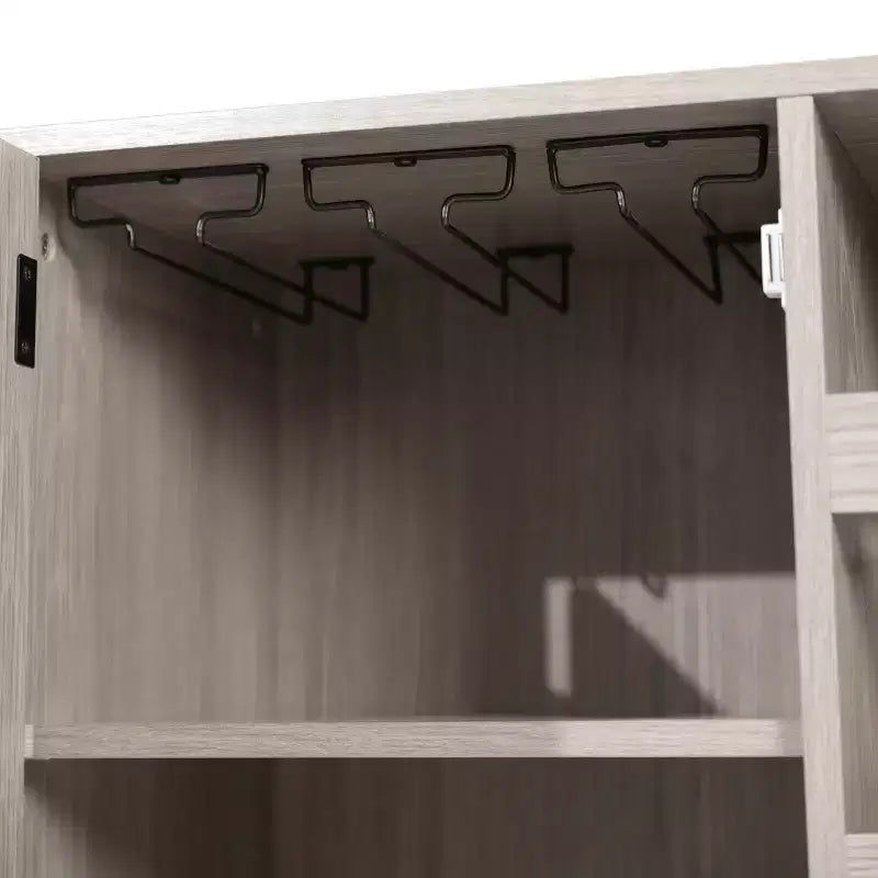 Bar classique et buffet avec armoire à porte simple de style Shaker, rangement suspendu pour verres et étagères ouvertes pour bouteilles