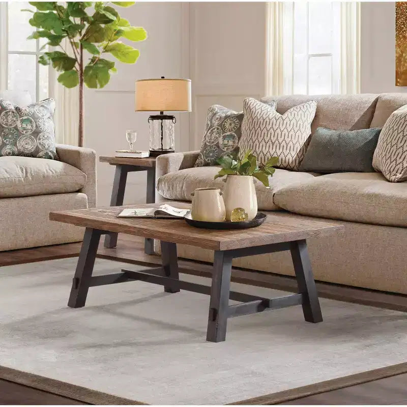 Table basse en bois massif